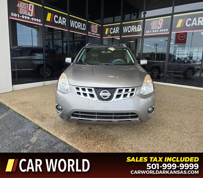 Nissan Rogue Vehicle Full-screen Gallery Image 2