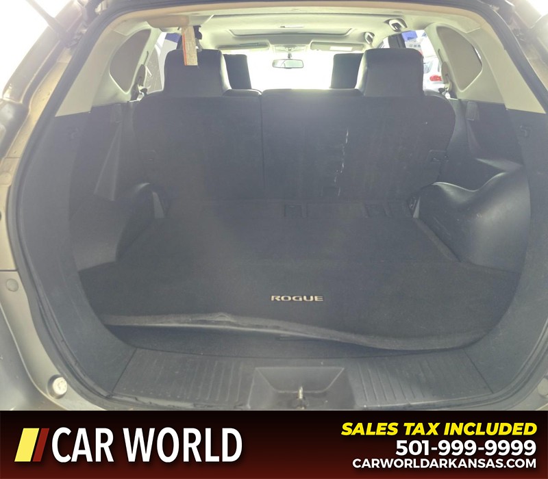 Nissan Rogue Vehicle Full-screen Gallery Image 13