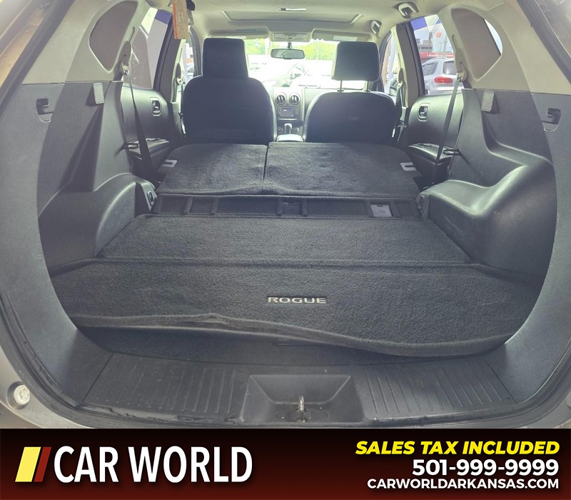 Nissan Rogue Vehicle Full-screen Gallery Image 14