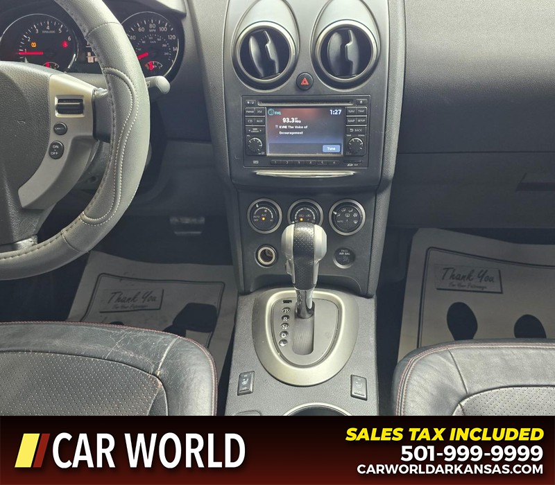 Nissan Rogue Vehicle Full-screen Gallery Image 18