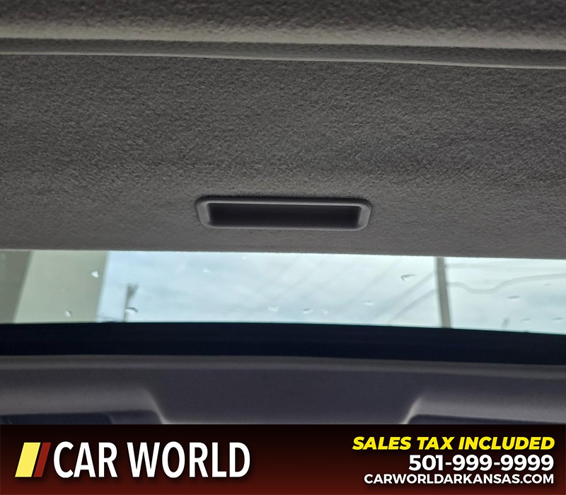 Nissan Rogue Vehicle Full-screen Gallery Image 20