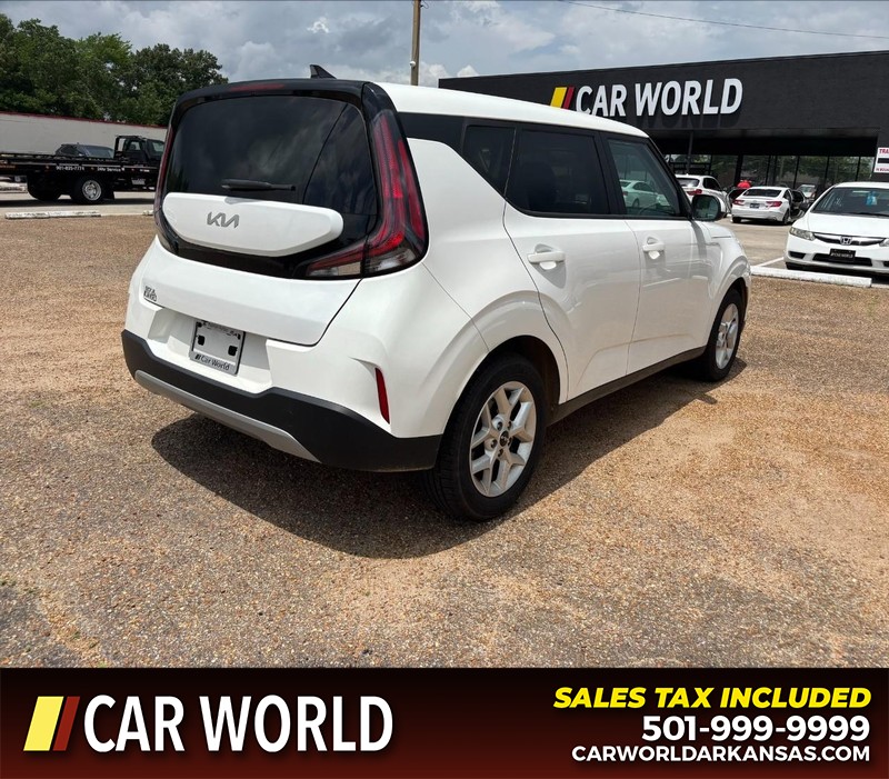 Kia Soul Vehicle Full-screen Gallery Image 3