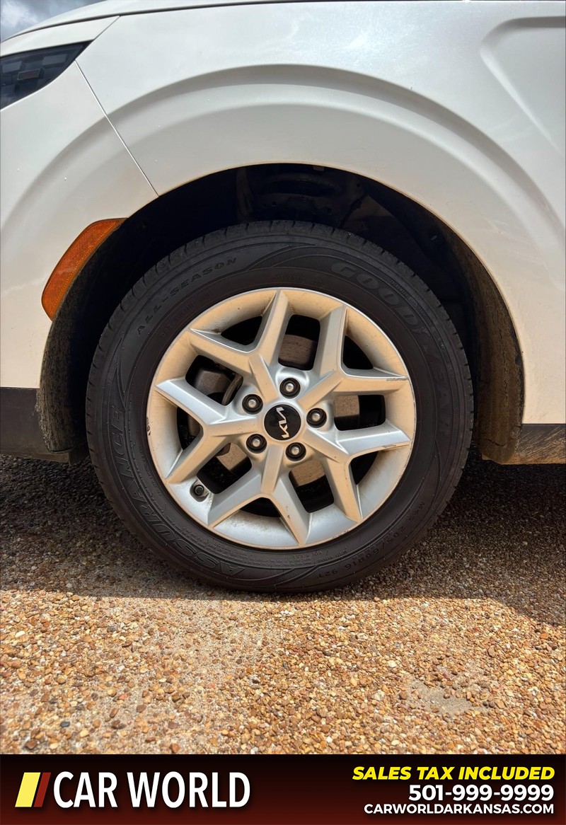Kia Soul Vehicle Full-screen Gallery Image 11