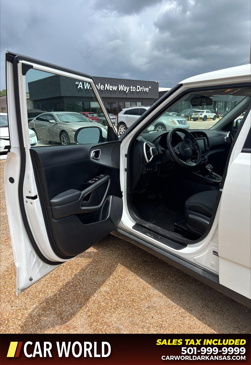 Kia Soul Vehicle Full-screen Gallery Image 12