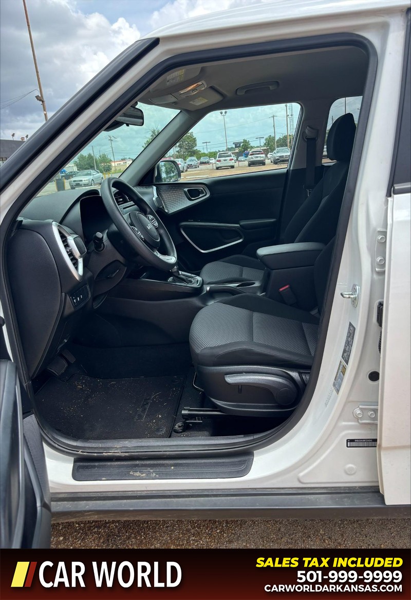 Kia Soul Vehicle Full-screen Gallery Image 13