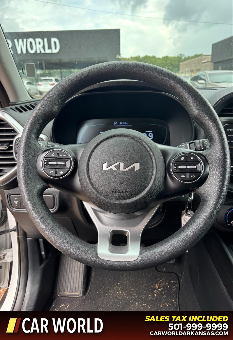 Kia Soul Vehicle Full-screen Gallery Image 19