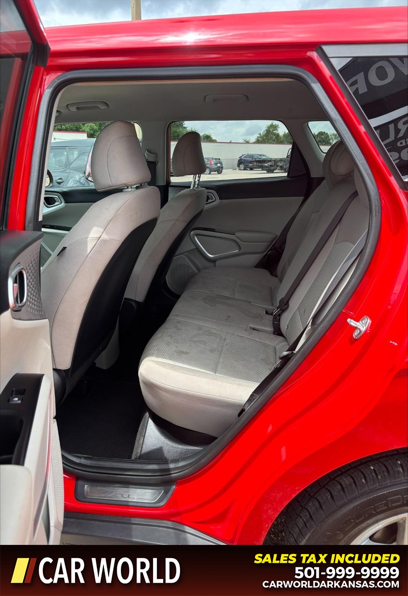 Kia Soul Vehicle Full-screen Gallery Image 13