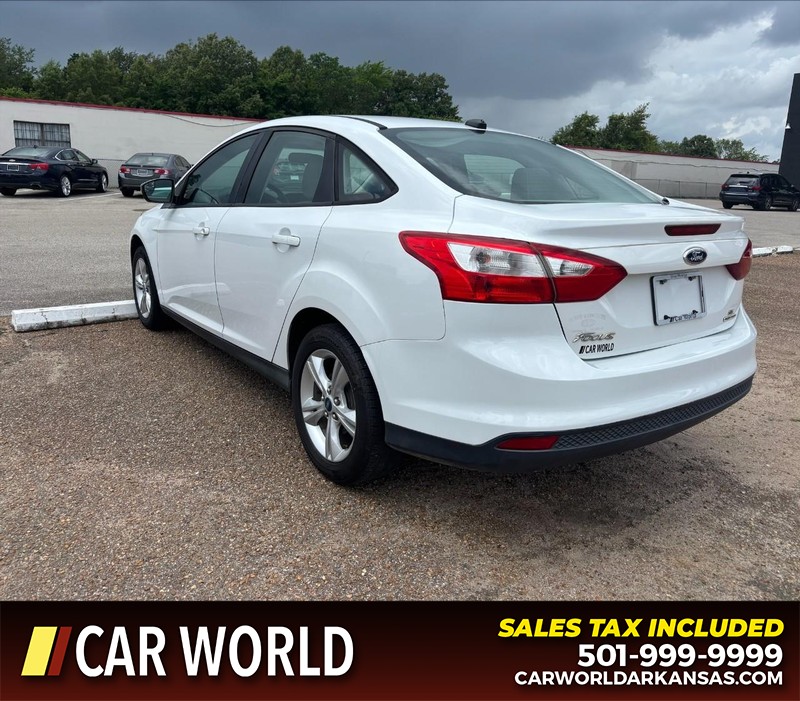 Ford Focus Vehicle Full-screen Gallery Image 7