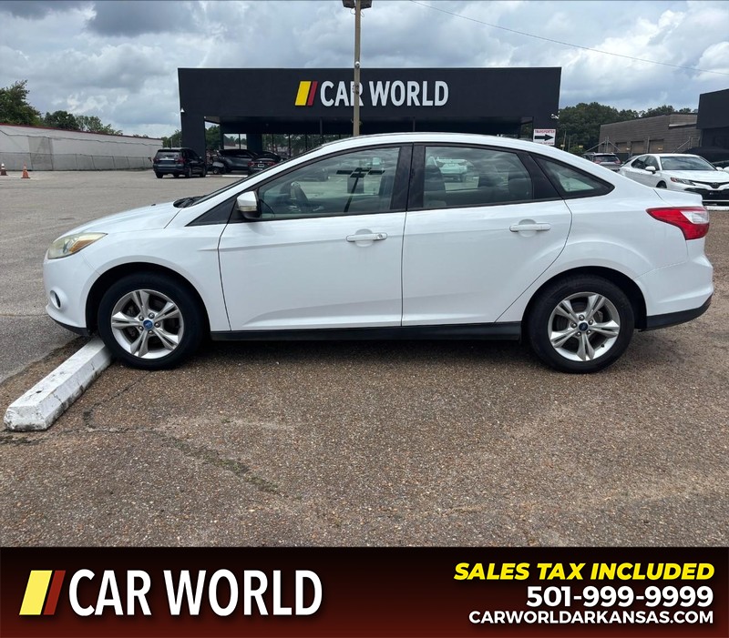 Ford Focus Vehicle Full-screen Gallery Image 8
