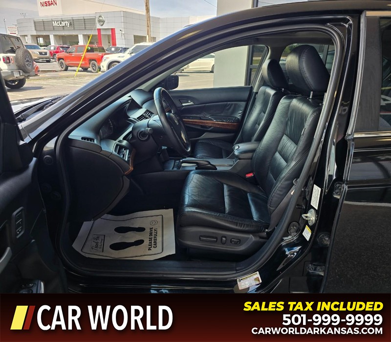 Honda Accord Sedan Vehicle Full-screen Gallery Image 8