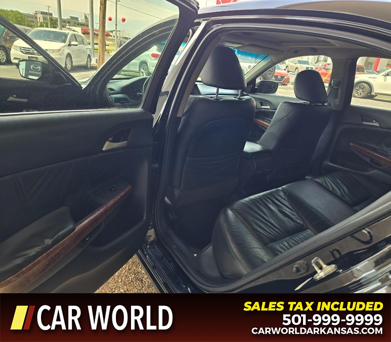 Honda Accord Sedan Vehicle Full-screen Gallery Image 9