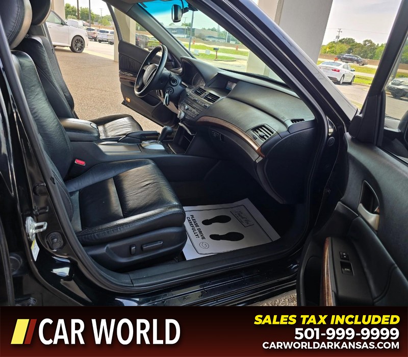 Honda Accord Sedan Vehicle Full-screen Gallery Image 11
