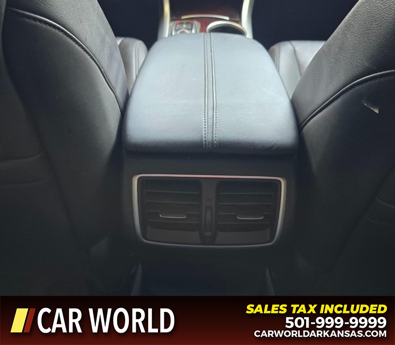 Acura TLX Vehicle Full-screen Gallery Image 19