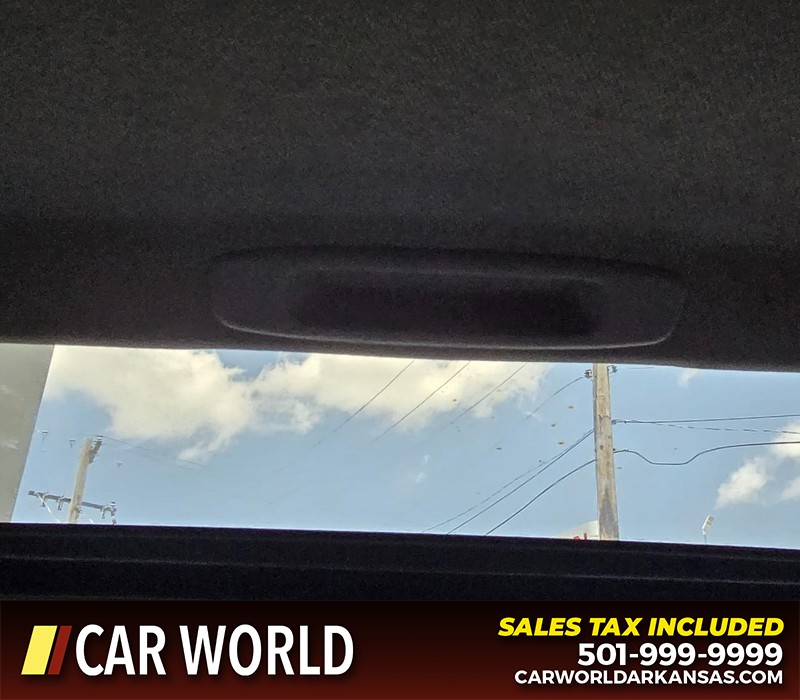 Toyota Camry Vehicle Full-screen Gallery Image 20