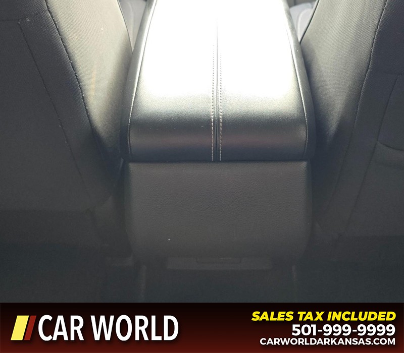 Nissan Altima Vehicle Full-screen Gallery Image 19