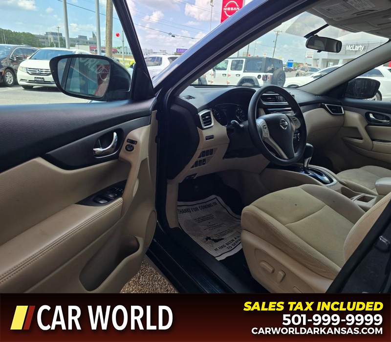 Nissan Rogue Vehicle Full-screen Gallery Image 8