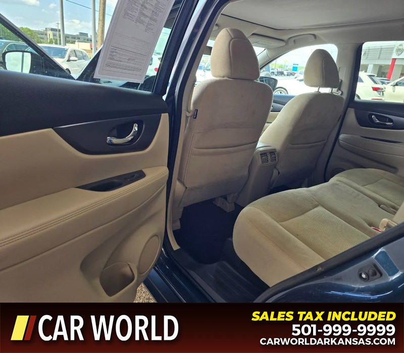 Nissan Rogue Vehicle Full-screen Gallery Image 10