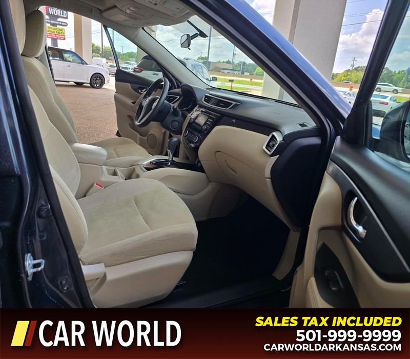 Nissan Rogue Vehicle Full-screen Gallery Image 12