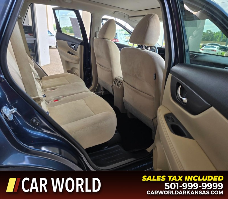 Nissan Rogue Vehicle Full-screen Gallery Image 13