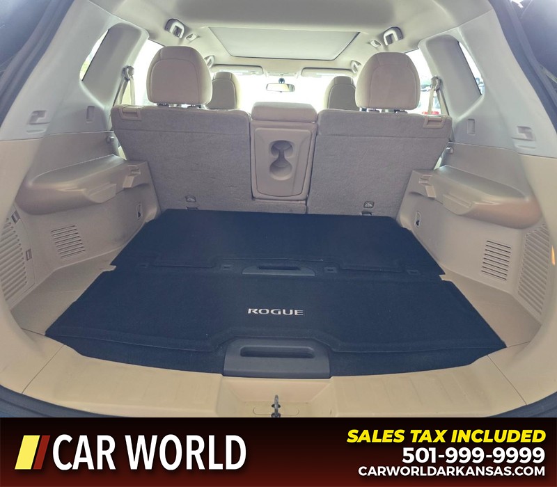 Nissan Rogue Vehicle Full-screen Gallery Image 15