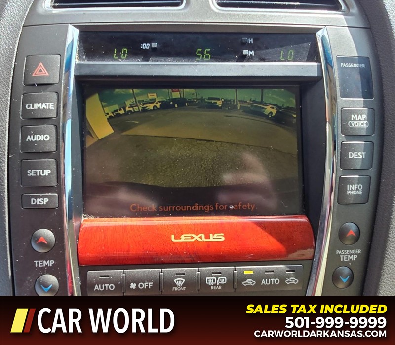 Lexus ES 350 Vehicle Full-screen Gallery Image 18