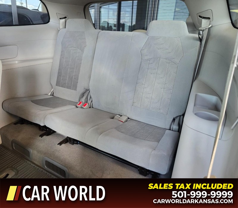 Buick Enclave Vehicle Full-screen Gallery Image 12