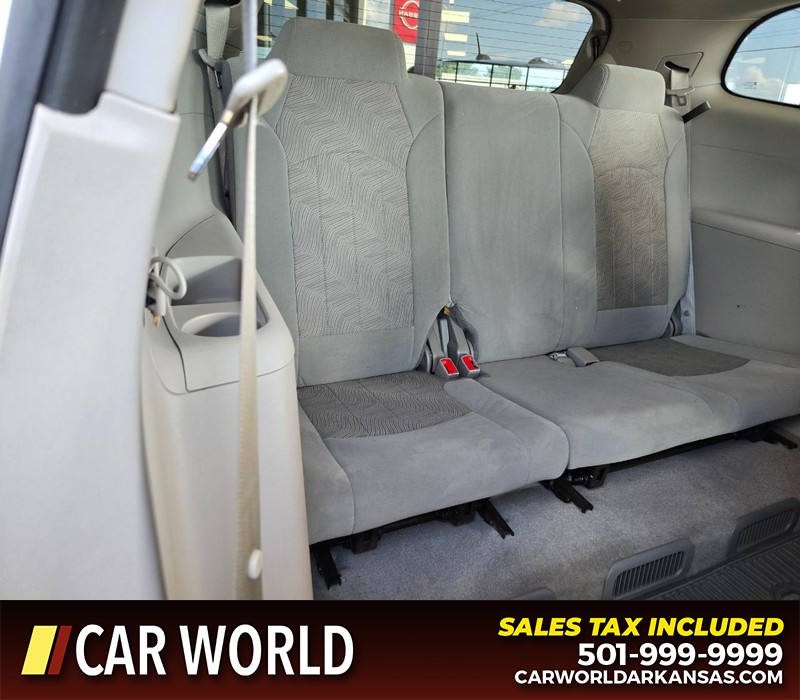 Buick Enclave Vehicle Full-screen Gallery Image 15
