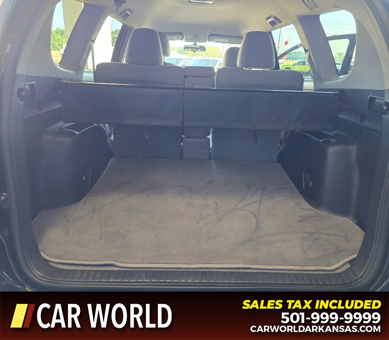 Toyota RAV4 Vehicle Full-screen Gallery Image 13