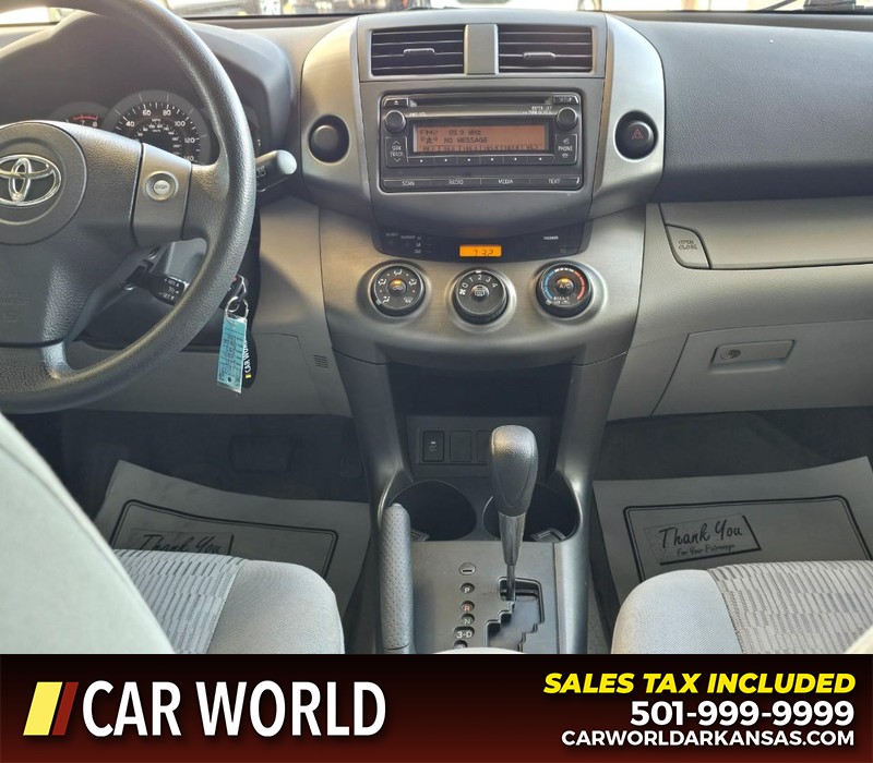 Toyota RAV4 Vehicle Full-screen Gallery Image 18