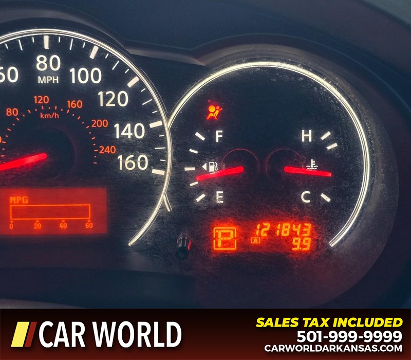 Nissan Altima Vehicle Full-screen Gallery Image 15