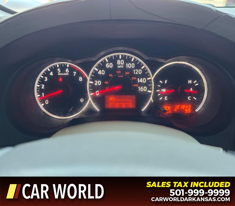 Nissan Altima Vehicle Full-screen Gallery Image 16