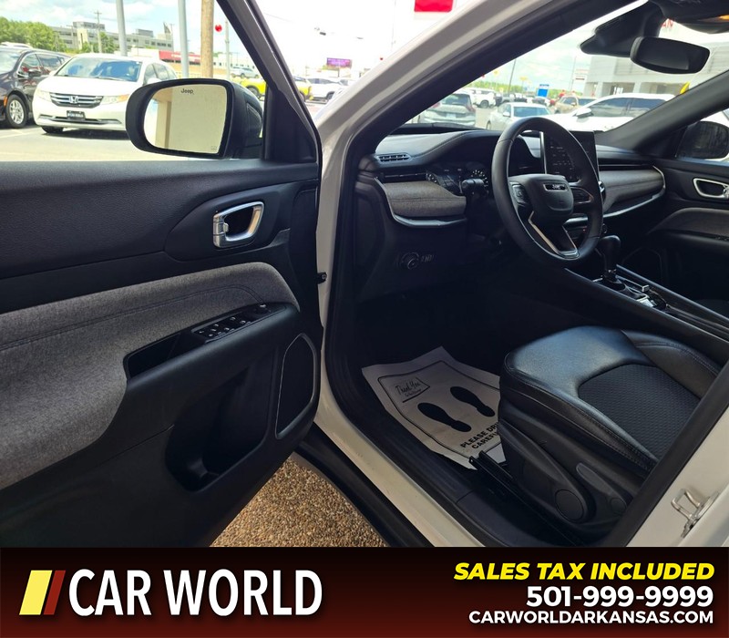 Jeep Compass Vehicle Full-screen Gallery Image 7