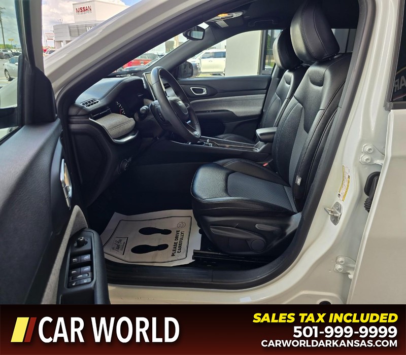 Jeep Compass Vehicle Full-screen Gallery Image 9