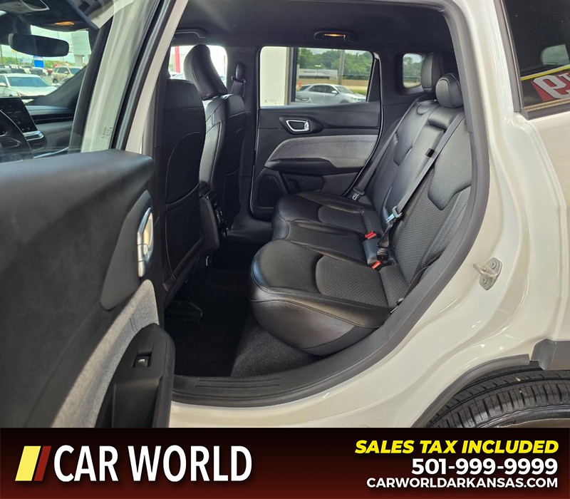 Jeep Compass Vehicle Full-screen Gallery Image 11
