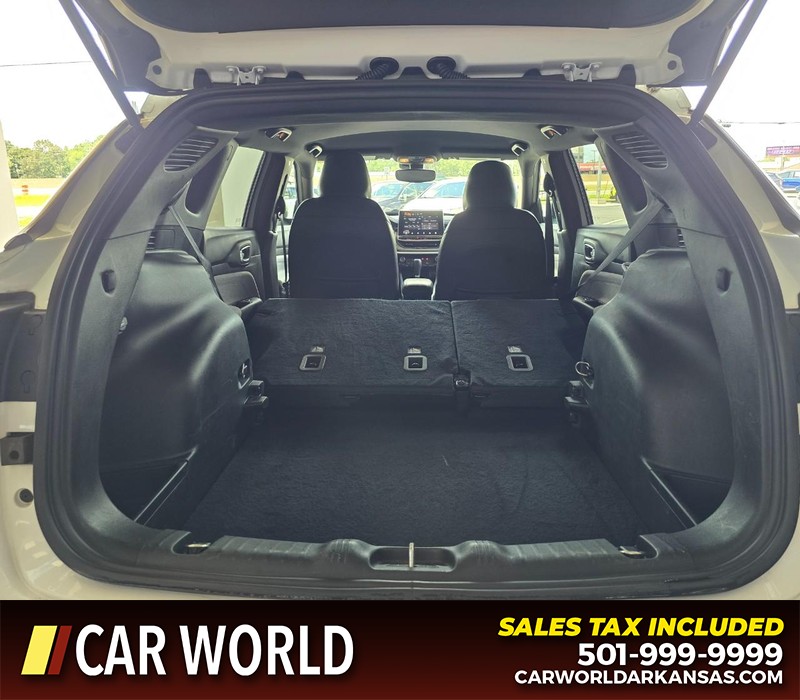 Jeep Compass Vehicle Full-screen Gallery Image 15