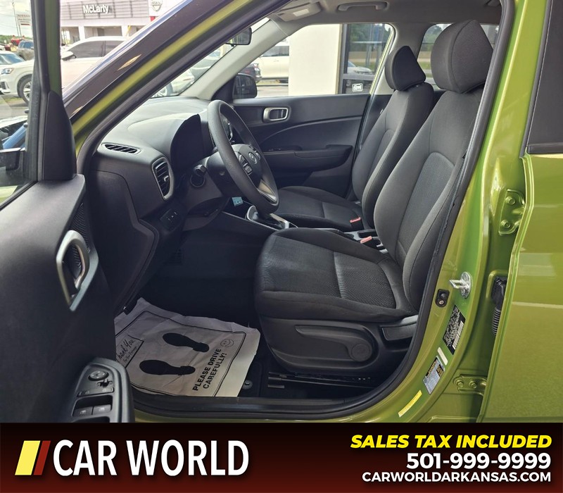 Hyundai Venue Vehicle Full-screen Gallery Image 8