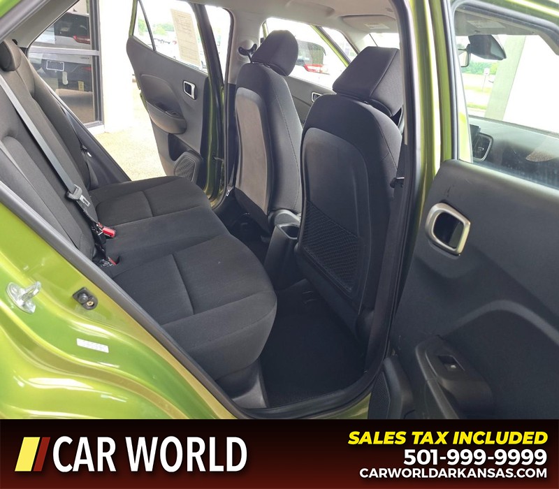 Hyundai Venue Vehicle Full-screen Gallery Image 12
