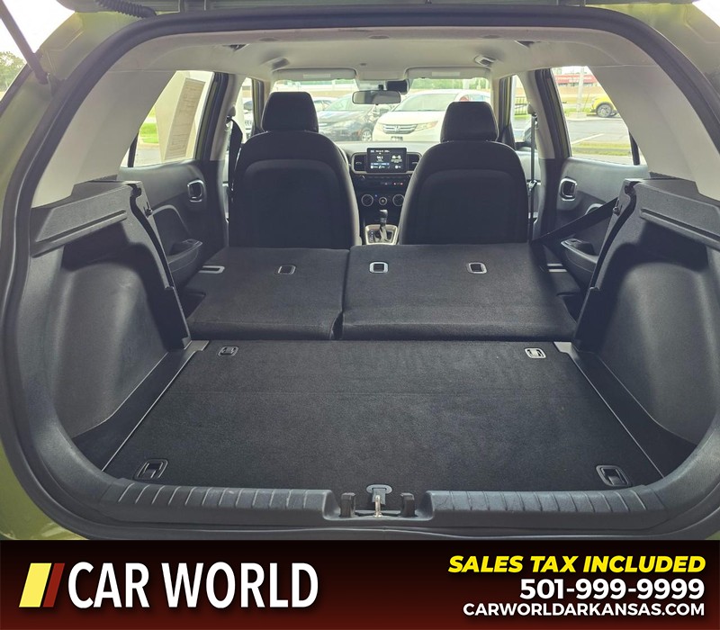 Hyundai Venue Vehicle Full-screen Gallery Image 14