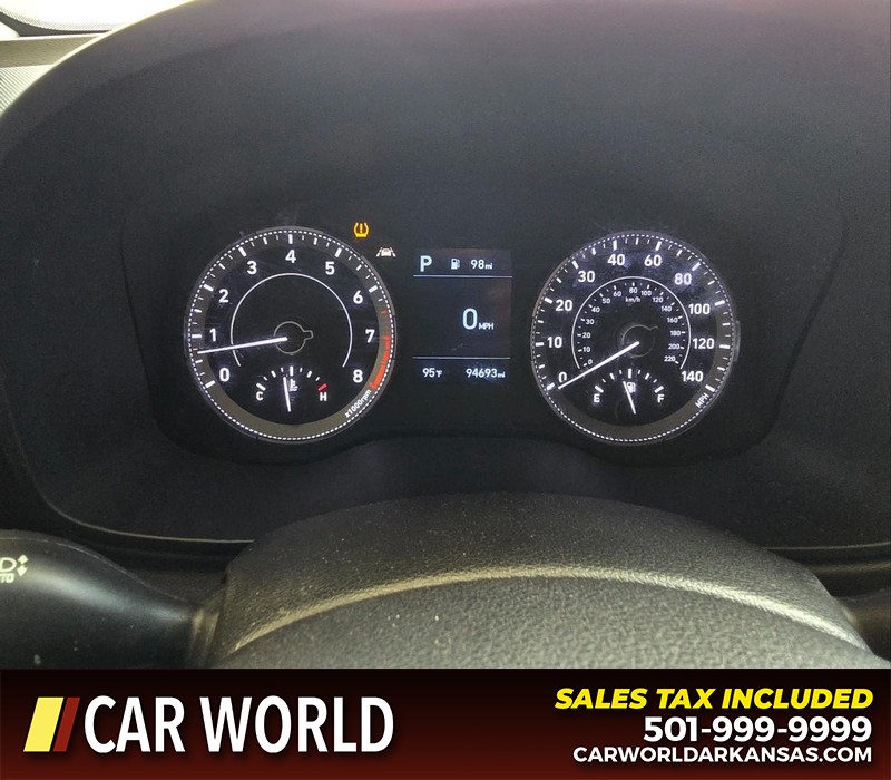 Hyundai Venue Vehicle Full-screen Gallery Image 17