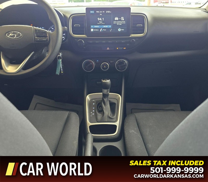 Hyundai Venue Vehicle Full-screen Gallery Image 18