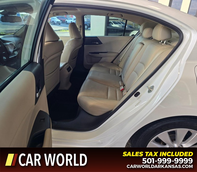 Honda Accord Sedan Vehicle Full-screen Gallery Image 10
