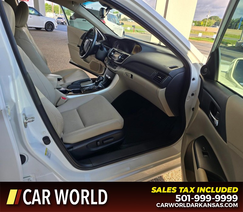 Honda Accord Sedan Vehicle Full-screen Gallery Image 11