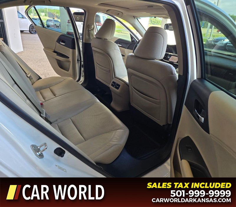 Honda Accord Sedan Vehicle Full-screen Gallery Image 12