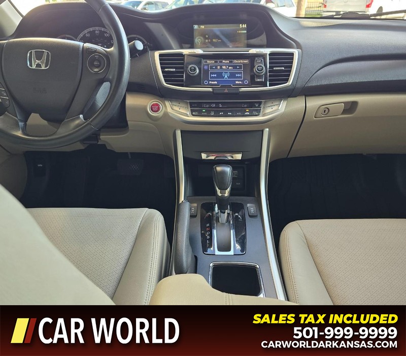 Honda Accord Sedan Vehicle Full-screen Gallery Image 17