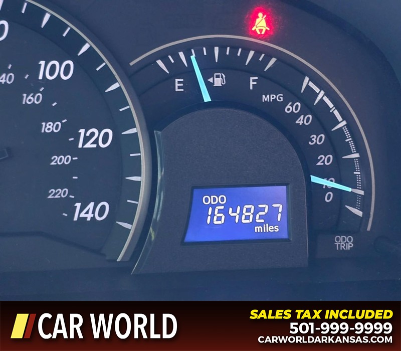 Toyota Camry Vehicle Full-screen Gallery Image 15