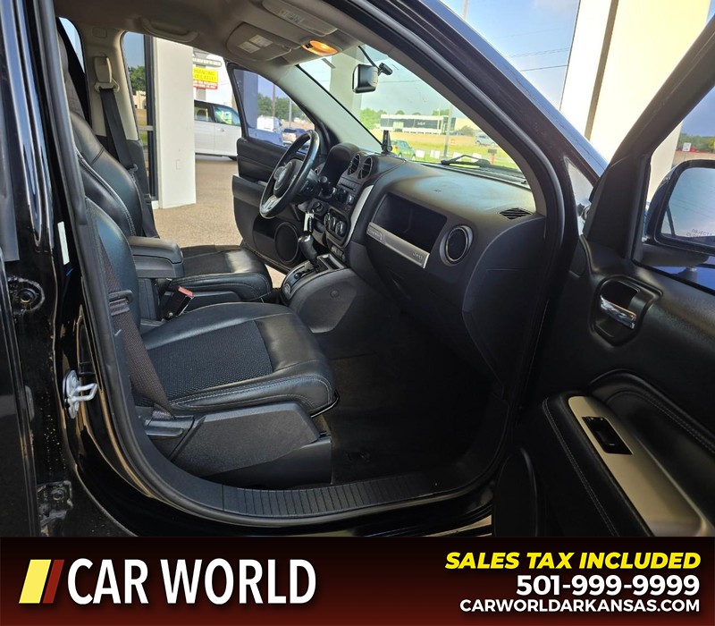 Jeep Compass Vehicle Full-screen Gallery Image 11