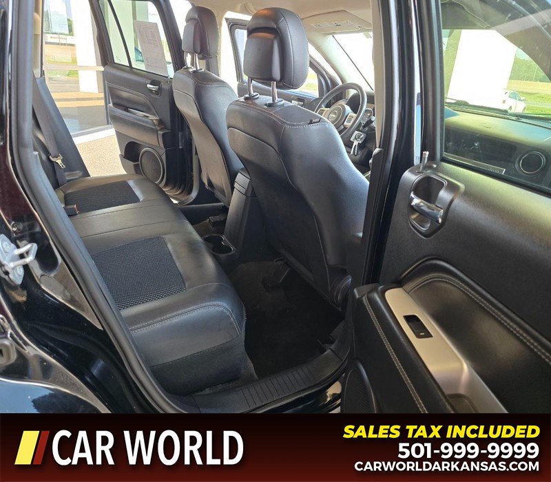 Jeep Compass Vehicle Full-screen Gallery Image 12