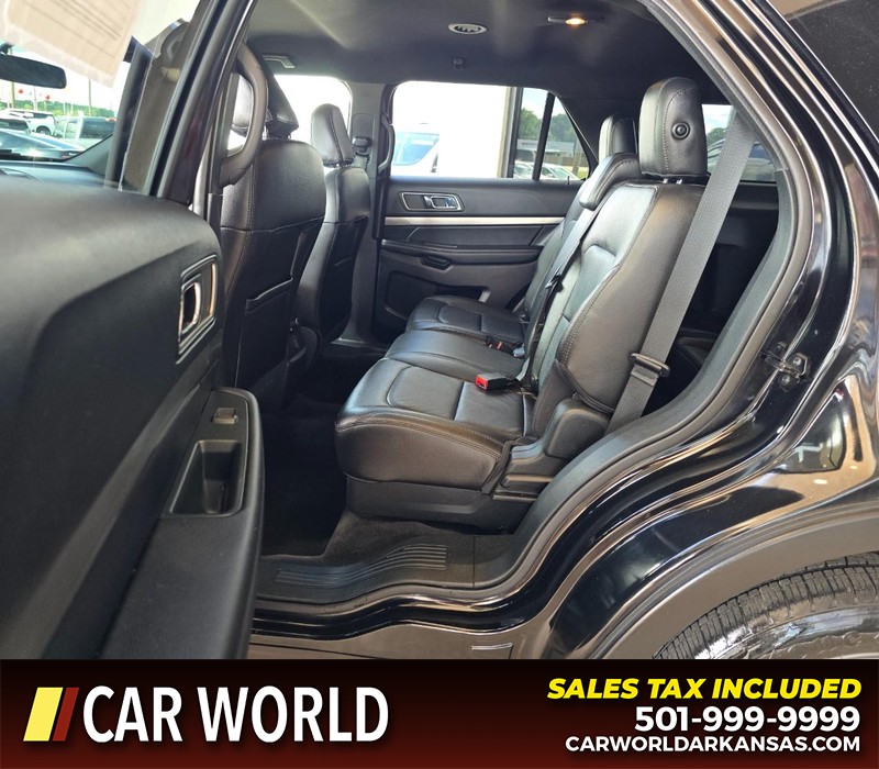 Ford Explorer Vehicle Full-screen Gallery Image 11