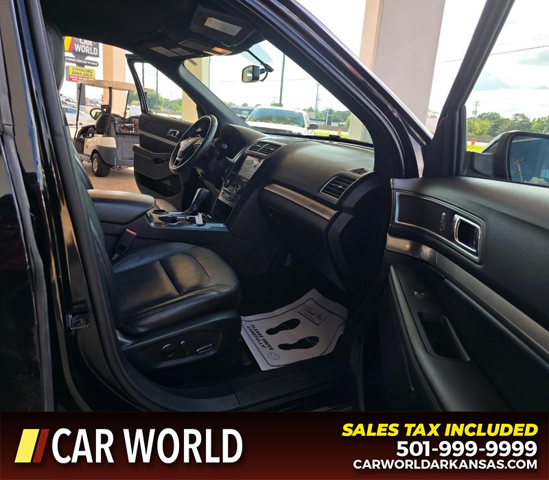 Ford Explorer Vehicle Full-screen Gallery Image 13