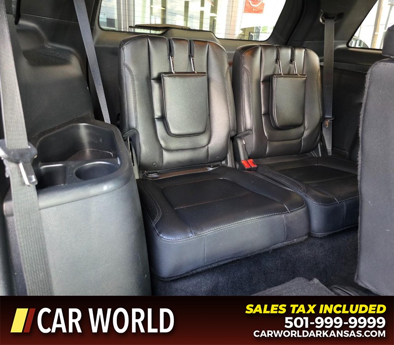Ford Explorer Vehicle Full-screen Gallery Image 15